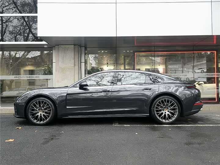 Porsche Panamera 2024 2024款 Panamera 4 行政加长版 2.9T