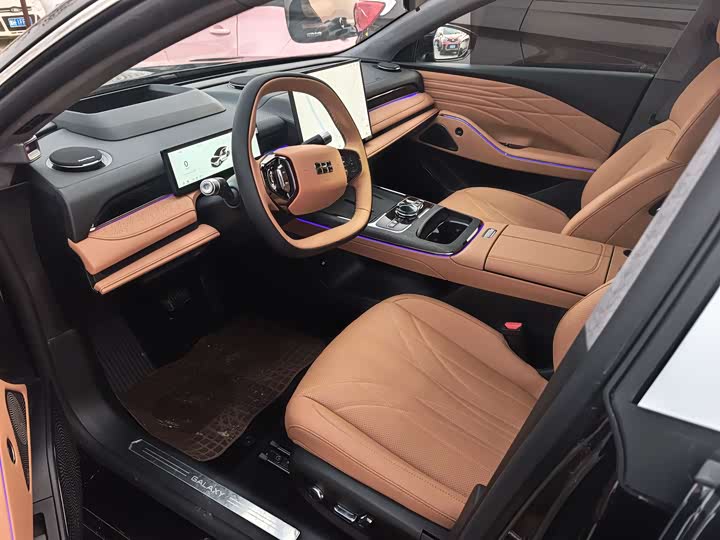 Geely Galaxy Starshine 8 EM-i 2025 2025款 130km EM-i 尊贵版