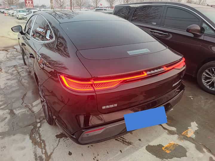 Geely Galaxy Starshine 8 EM-i 2025 2025款 130km EM-i 尊贵版