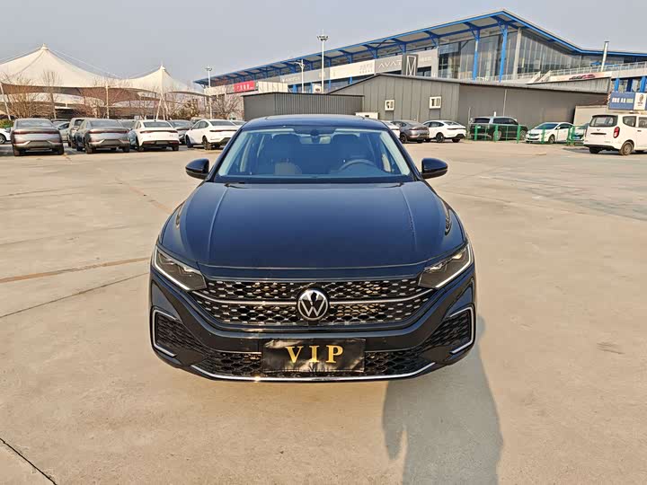 Volkswagen Passat 2025 2025款 出众款 380TSI 星空龙腾版
