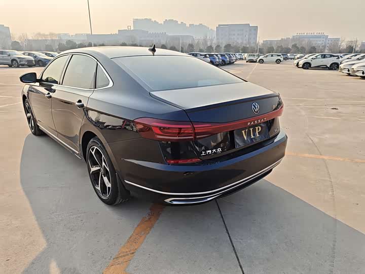 Volkswagen Passat 2025 2025款 出众款 380TSI 星空龙腾版