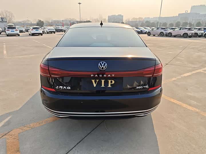 Volkswagen Passat 2025 2025款 出众款 380TSI 星空龙腾版