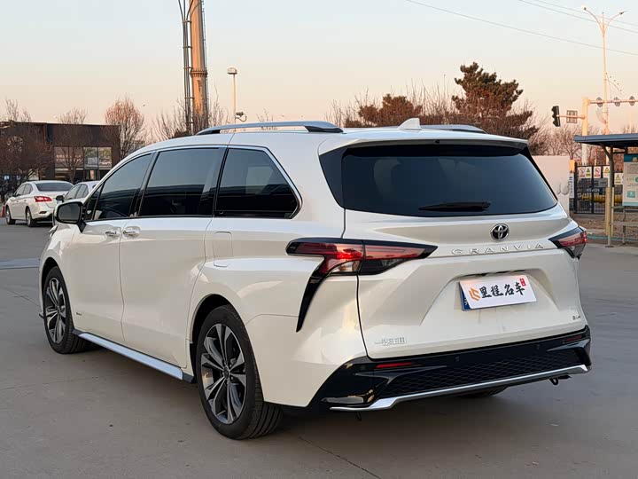 Toyota Granvia 2024 2024款 2.5L混动 尊贵PLUS版