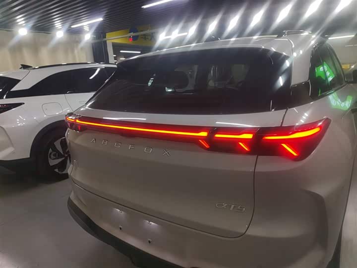 BAIC Arcfox Alpha T5 2026 2026款 增程 1215 元境智行版