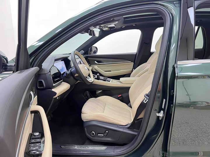 Geely Monjaro 2025 2025款 东方曜 2.0TD 自动四驱望月版