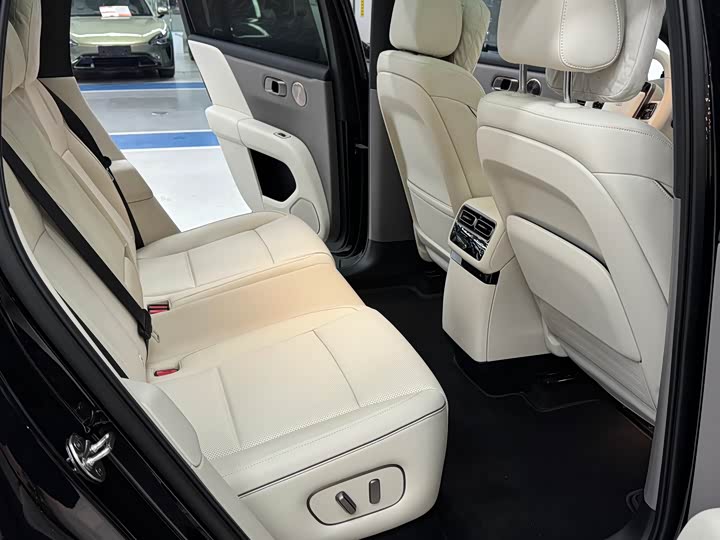 LiXiang i6 2025 2025款 四驱标准版