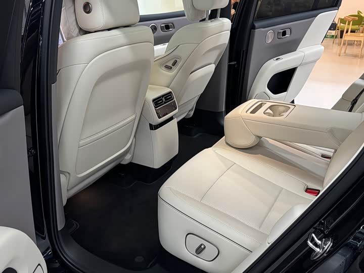 LiXiang i6 2025 2025款 四驱标准版