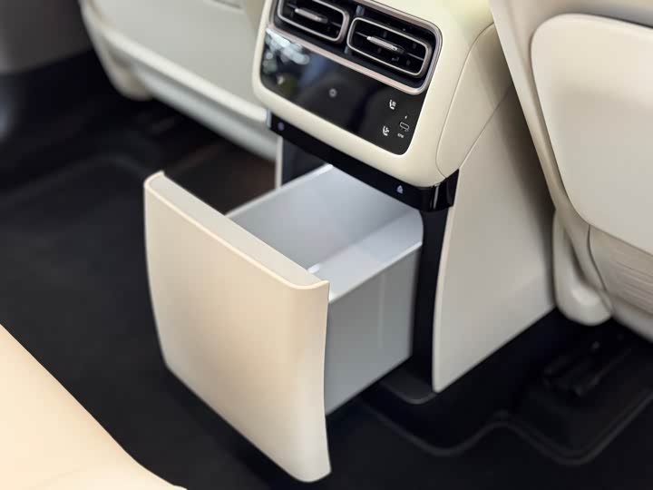 LiXiang i6 2025 2025款 四驱标准版