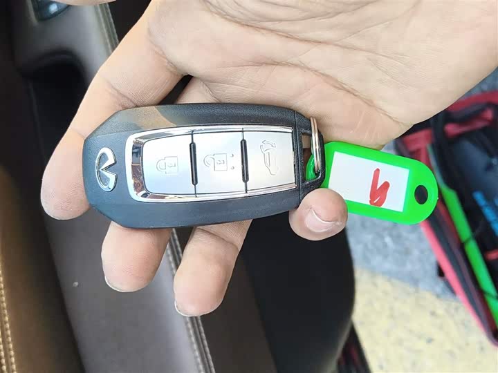 Infiniti QX60 2020 2020款 2.5 S/C Hybrid 两驱卓越版