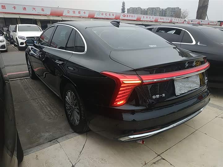 2025 Hongqi H5