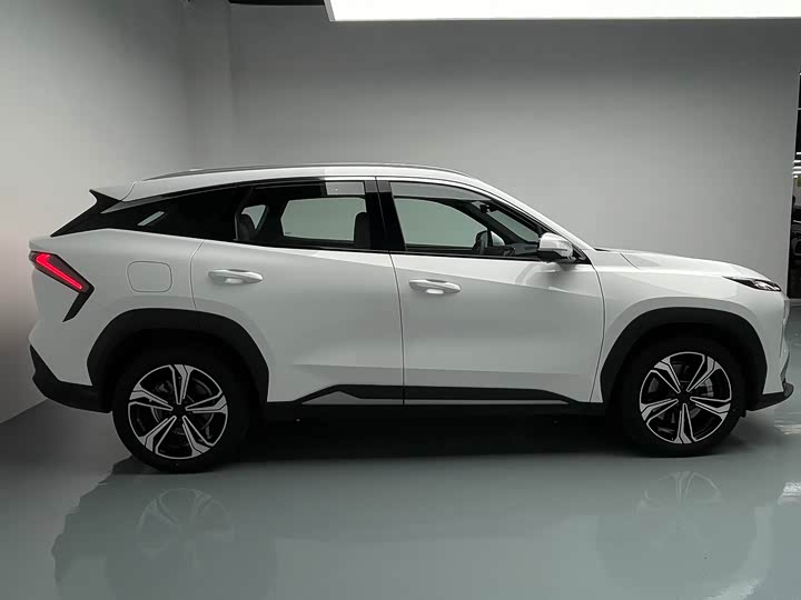 2025 Geely Galaxy L7