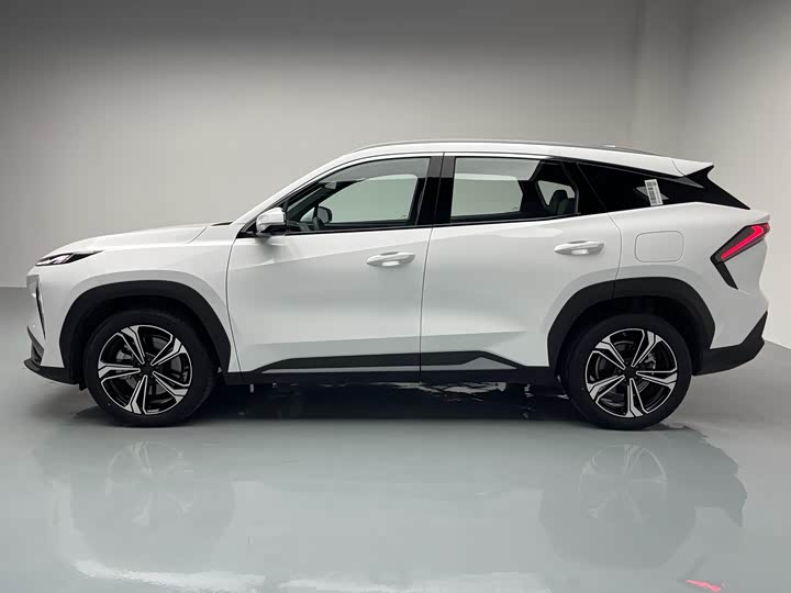 2025 Geely Galaxy L7