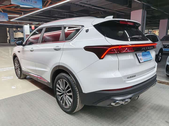 Jetour X70 Plus 2025 2025款 冠军版 1.5T DCT冠军MAX+ 7座