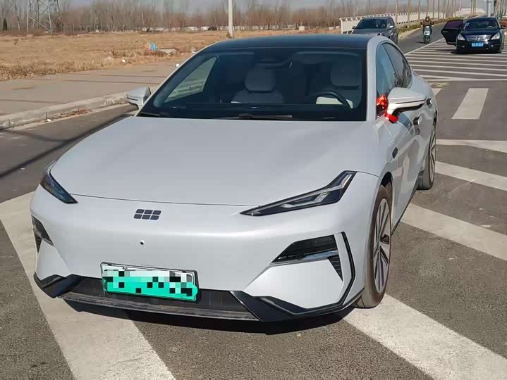 Geely Galaxy E8 2024 2024款 665km 后驱星舰 远航版