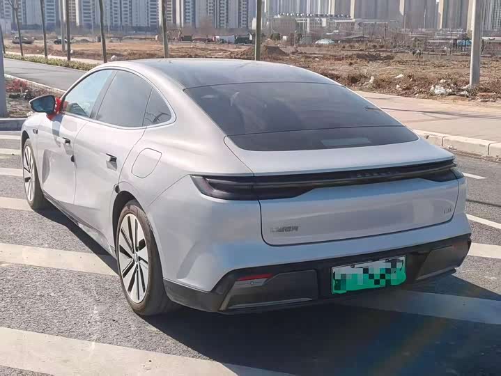 Geely Galaxy E8 2024 2024款 665km 后驱星舰 远航版