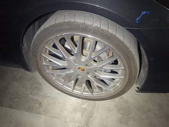 Porsche Panamera 2024 2024款 Panamera 4 行政加长版 2.9T