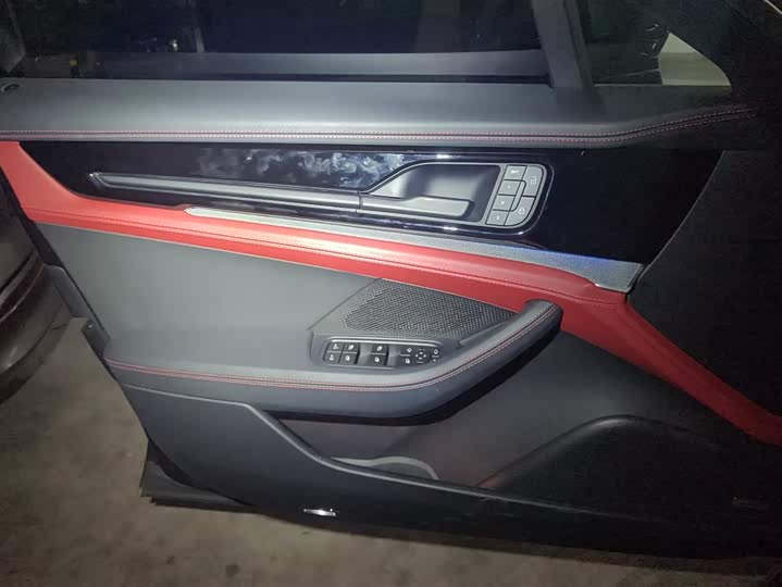 Porsche Panamera 2024 2024款 Panamera 4 行政加长版 2.9T