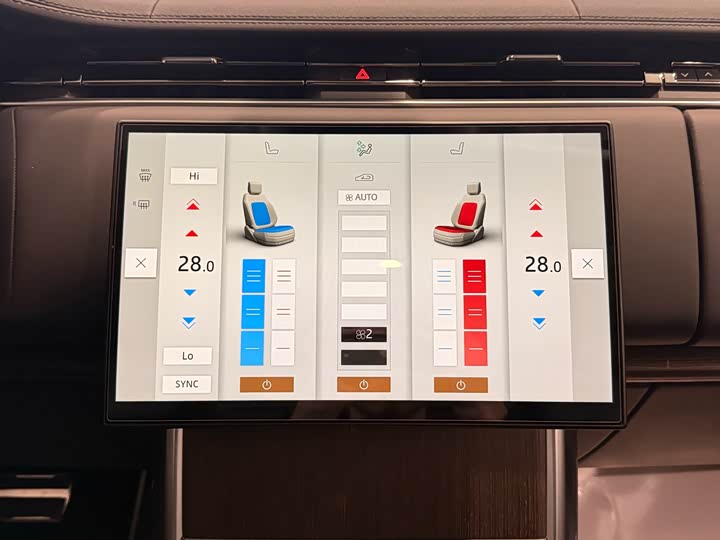 Land Rover Range Rover 2025 2025款 3.0 L6 400PS 盛世加长版