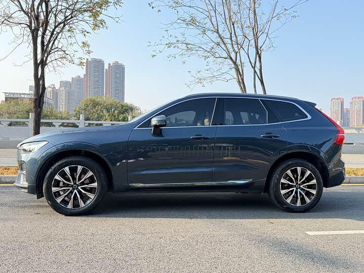 Volvo XC60 2025 2025款 B5 四驱智远豪华版