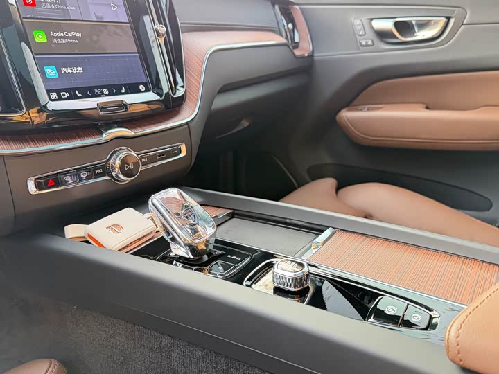 Volvo XC60 2025 2025款 B5 四驱智远豪华版