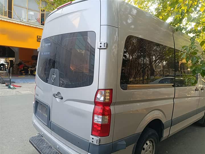 Foton Tuyano 2022 2022款 2.0T手动吉象多功能长轴中顶后单胎7/9座4F20TC3