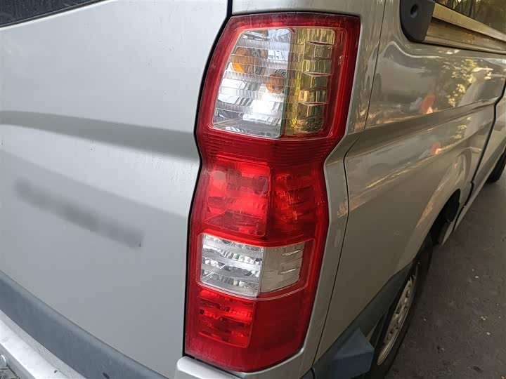 Foton Tuyano 2022 2022款 2.0T手动吉象多功能长轴中顶后单胎7/9座4F20TC3