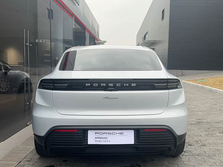 2024 Porsche Macan EV