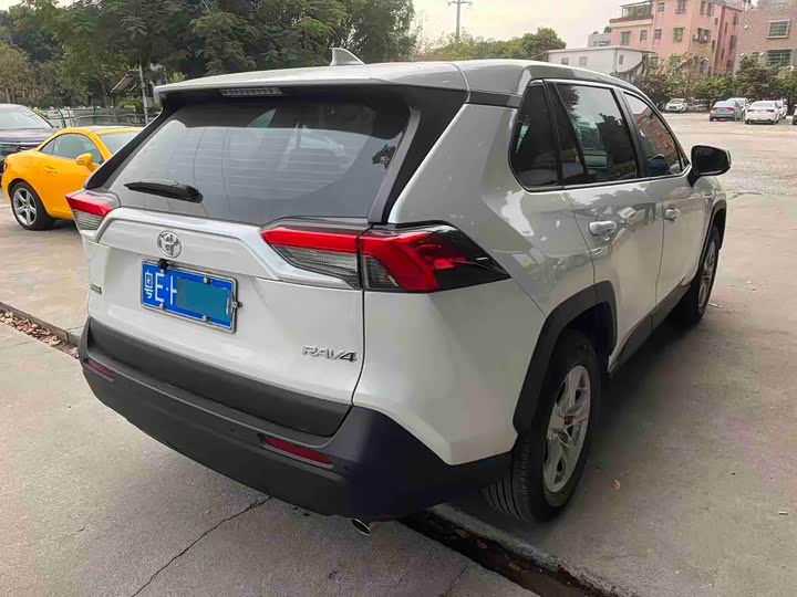 Toyota RAV4 2024 2024款 2.0L CVT两驱都市版