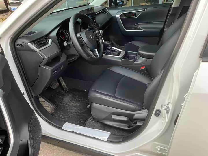 Toyota RAV4 2024 2024款 2.0L CVT两驱都市版