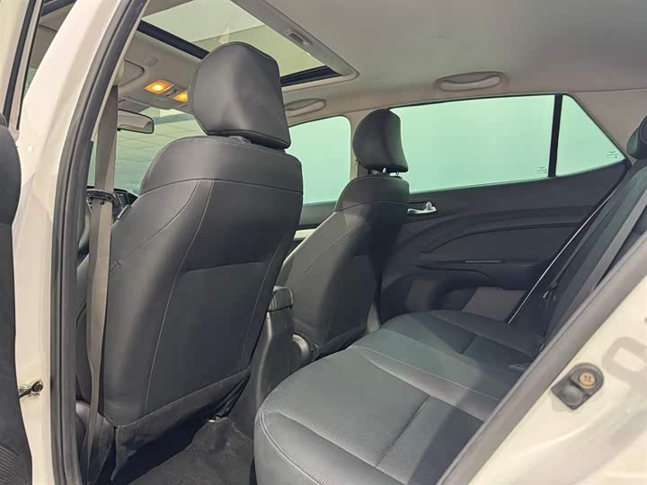 Kia KX1 2021 2021款 1.4L CVT天窗款