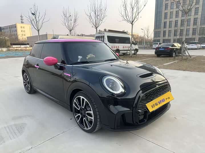 Mini Cooper 2024 2024款 452km COOPER SE 赛车手