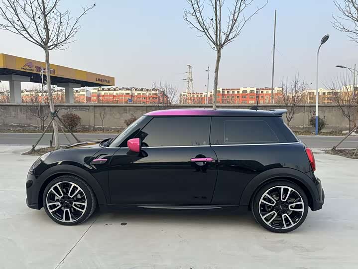Mini Cooper 2024 2024款 452km COOPER SE 赛车手