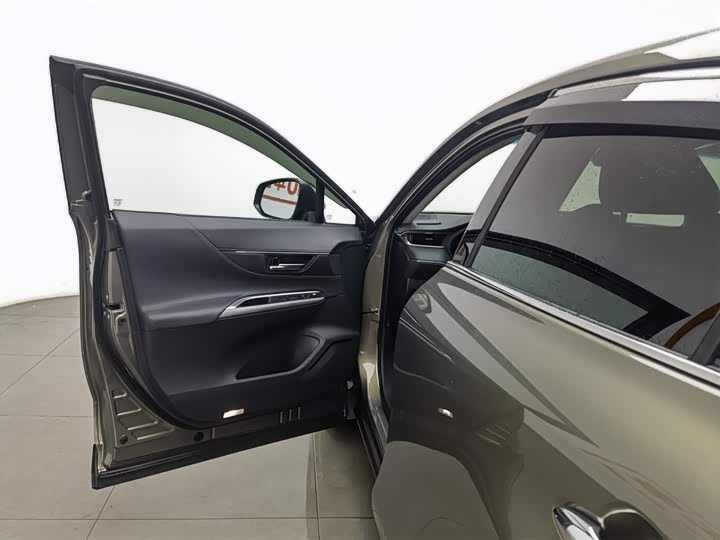 Toyota Harrier 2023 2023款 双擎 2.5L CVT四驱豪华版