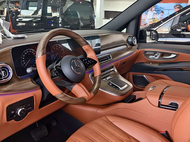 Mercedes-Benz Vito 2024 2024款 2.0T 商务版 7座