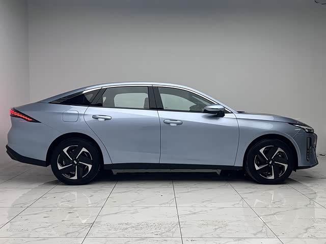 2025 Geely Galaxy L6