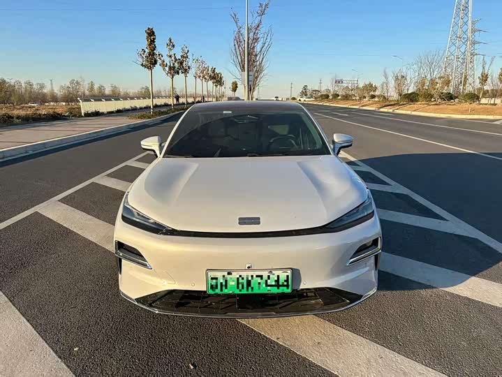 Geely Galaxy Starshine 8 EM-i 2025 2025款 130km EM-i 尊贵版