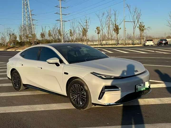 Geely Galaxy Starshine 8 EM-i 2025 2025款 130km EM-i 尊贵版