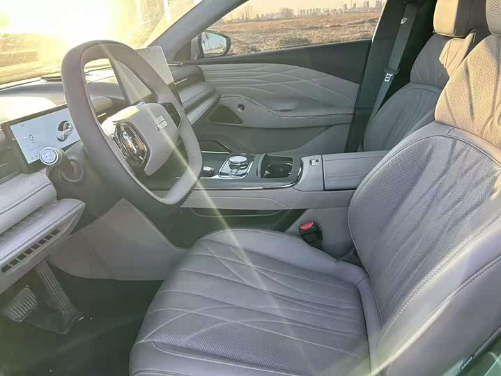 Geely Galaxy Starshine 8 EM-i 2025 2025款 130km EM-i 尊贵版