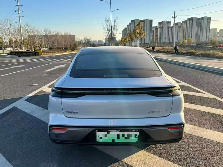Geely Galaxy Starshine 8 EM-i 2025 2025款 130km EM-i 尊贵版