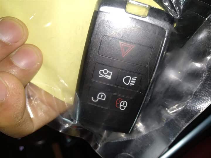 Jaguar XE L 2024 2024款 2.0T 250PS R-DYNAMIC S进取运动版