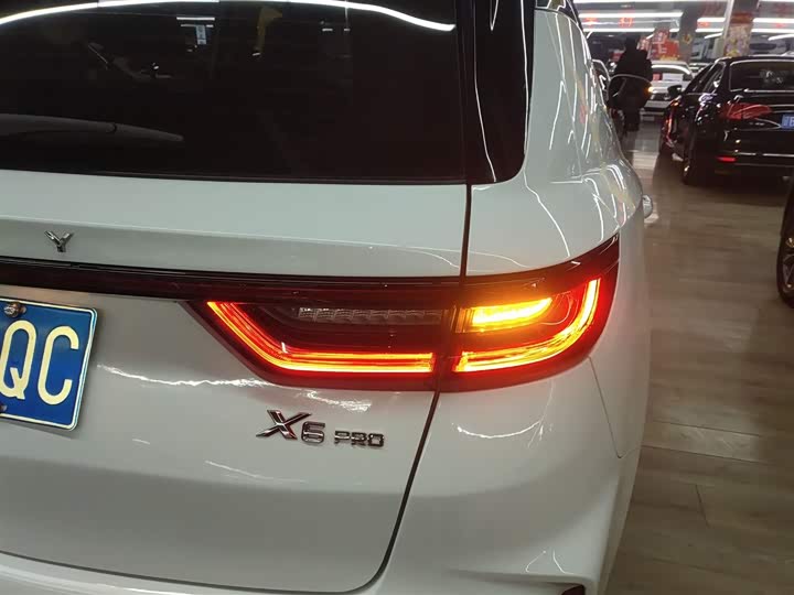 Geely Vision X6 2021 2021款 PRO 1.4T 自动尊贵型