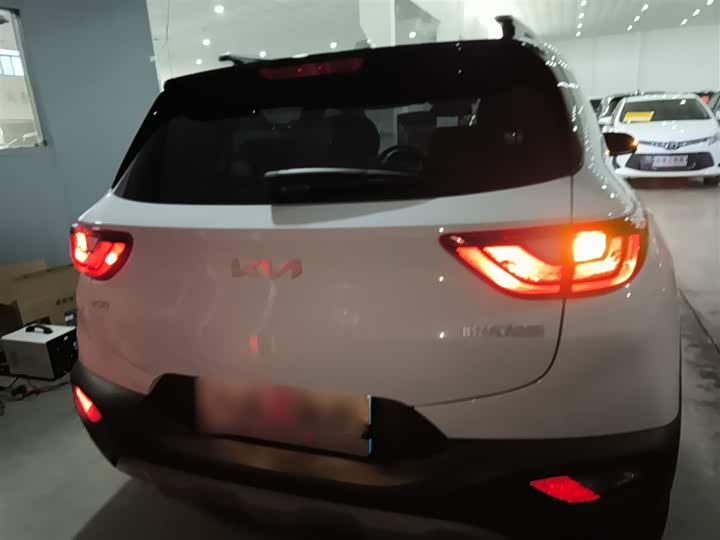 Kia KX1 2021 2021款 1.4L CVT天窗款