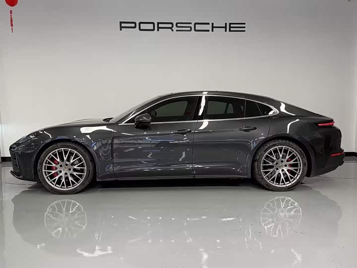 2026 Porsche Panamera