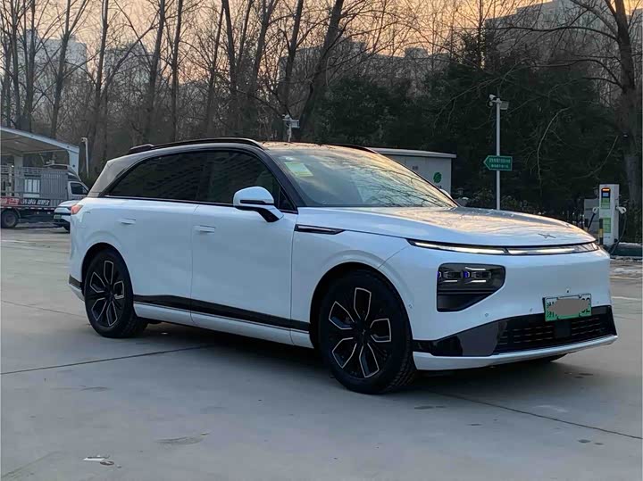 2025 XPeng G9
