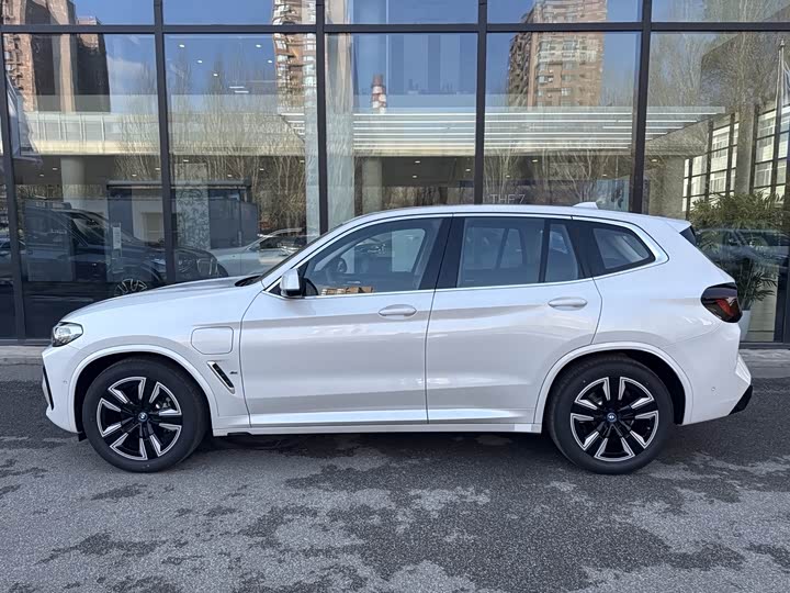 2024 BMW iX3