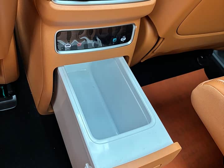 Dongfeng Yipai eπ 008 2025 2025款 210Max增程版 5座