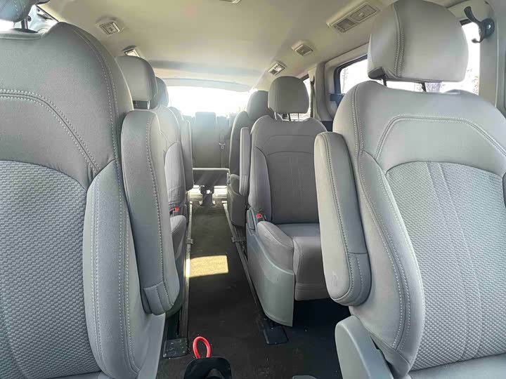 Maxus G10 2021 2021款 2.0T 手动精英版 柴油 9座