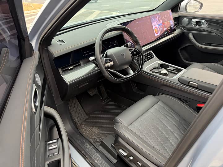 Hozon L 2024 2024款 增程 310 闪充红衣版