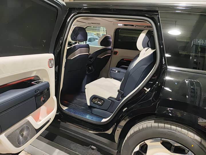 Zeekr 9X 2025 2025款 Hyper版 70kWh