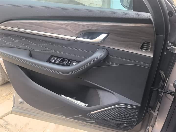 Geely Monjaro 2025 2025款 东方曜 2.0TD 自动揽星版